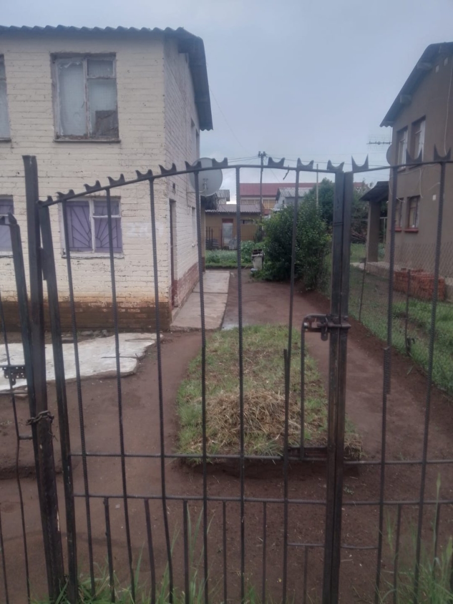 2 Bedroom Property for Sale in Phuthaditjhaba Free State